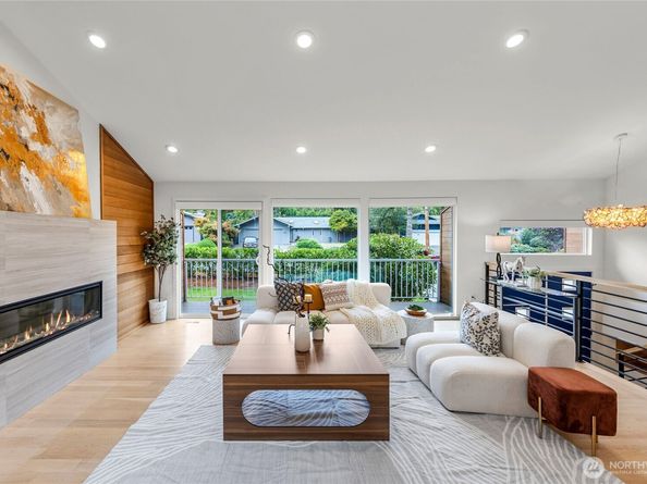 17429 NE 10th Street, Bellevue WA 98008