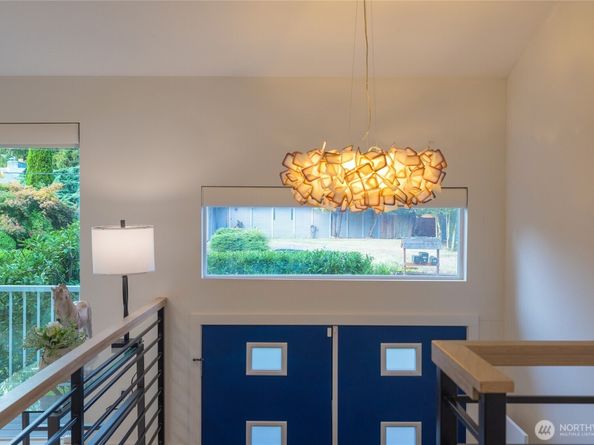 17429 NE 10th Street, Bellevue WA 98008