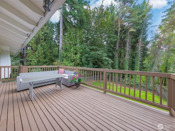 17429 NE 10th Street, Bellevue WA 98008