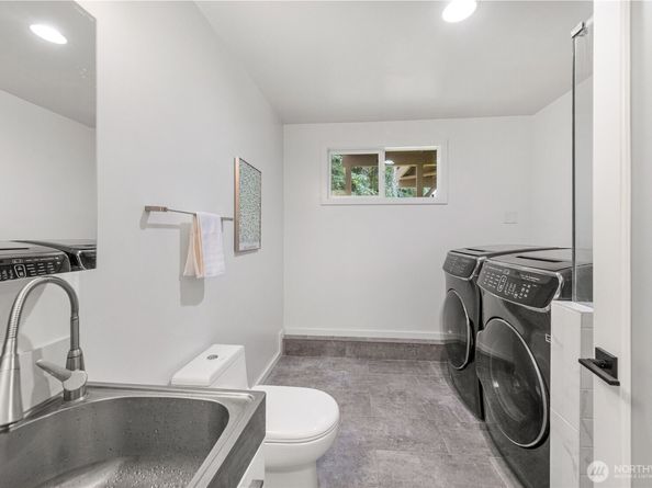 17429 NE 10th Street, Bellevue WA 98008