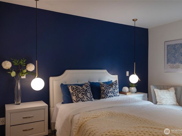 17429 NE 10th Street, Bellevue WA 98008