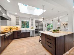 17429 NE 10th Street, Bellevue WA 98008