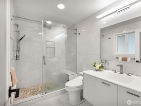 17429 NE 10th Street, Bellevue WA 98008