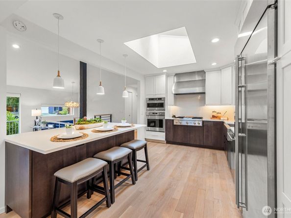 17429 NE 10th Street, Bellevue WA 98008