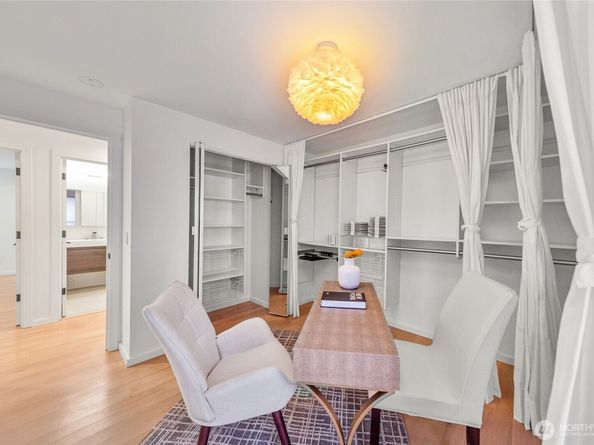 17429 NE 10th Street, Bellevue WA 98008