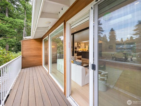 17429 NE 10th Street, Bellevue WA 98008