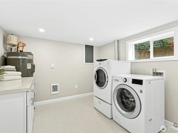 3615 41st Avenue W, Seattle WA 98199