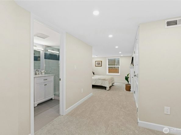 3615 41st Avenue W, Seattle WA 98199