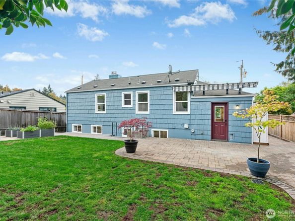 3615 41st Avenue W, Seattle WA 98199