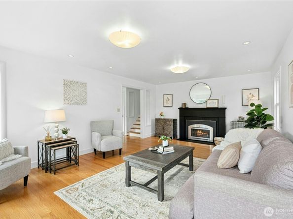 3615 41st Avenue W, Seattle WA 98199