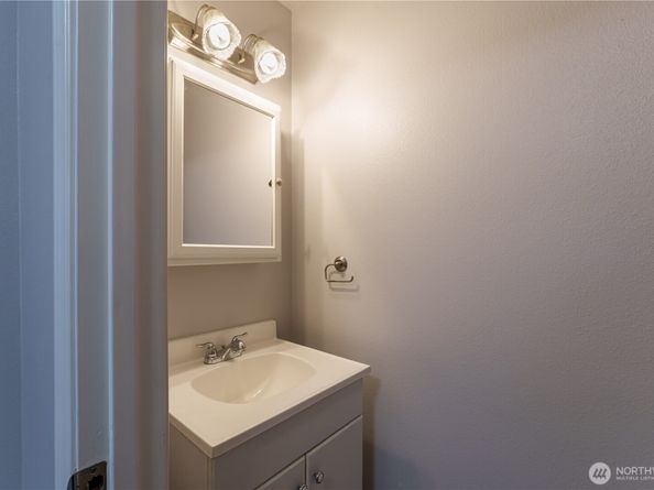 1647 N 130th Street, Seattle WA 98133