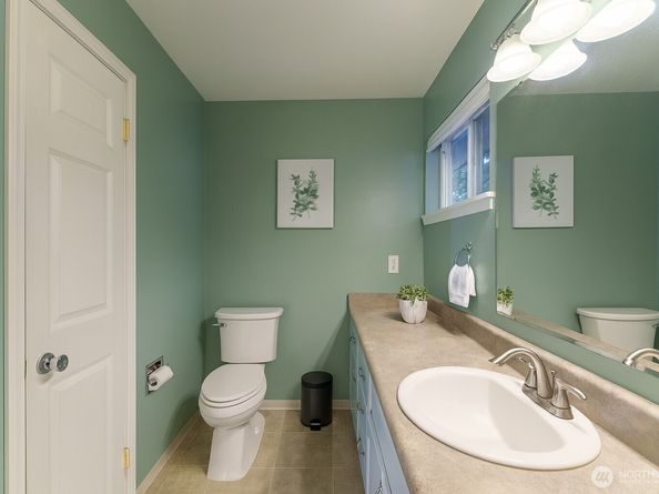 1647 N 130th Street, Seattle WA 98133