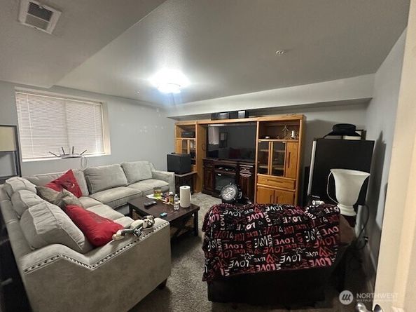 22715 43rd Avenue S, Kent WA 98032