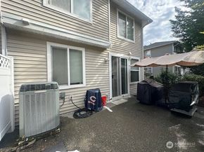 22715 43rd Avenue S, Kent WA 98032