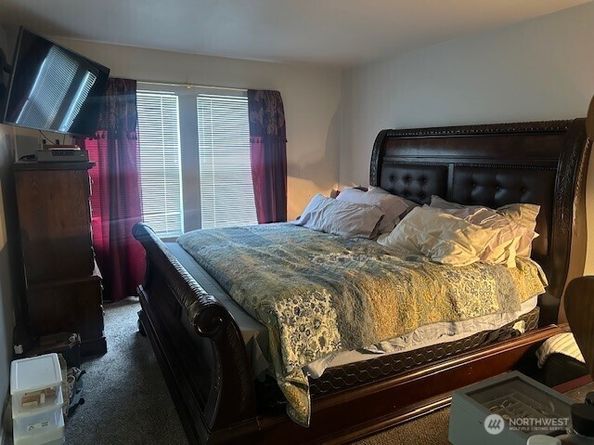 22715 43rd Avenue S, Kent WA 98032