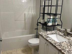 22715 43rd Avenue S, Kent WA 98032