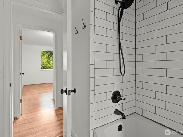 8732 209th Place SW, Edmonds WA 98026