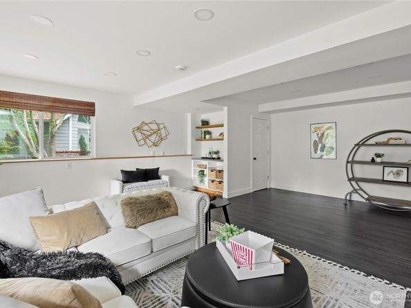 8732 209th Place SW, Edmonds WA 98026