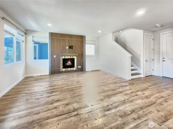 9849 6th Place SE, Seattle WA 98106