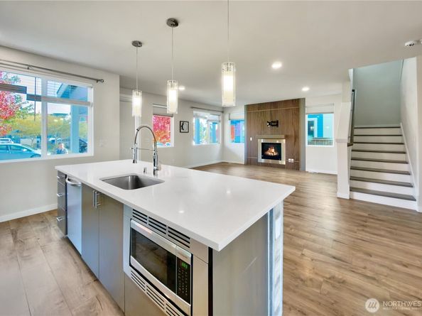 9849 6th Place SE, Seattle WA 98106