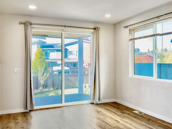 9849 6th Place SE, Seattle WA 98106