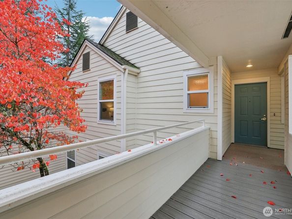 22561 SE 42nd Terrace 2211, Issaquah WA 98029