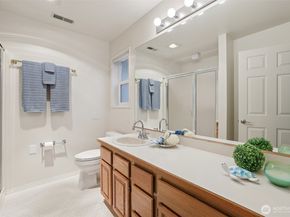 22561 SE 42nd Terrace 2211, Issaquah WA 98029