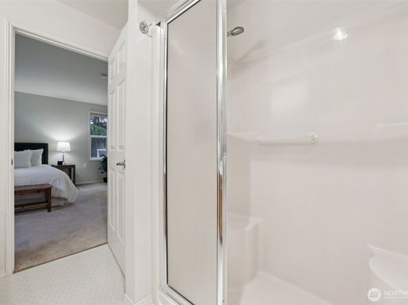 22561 SE 42nd Terrace 2211, Issaquah WA 98029