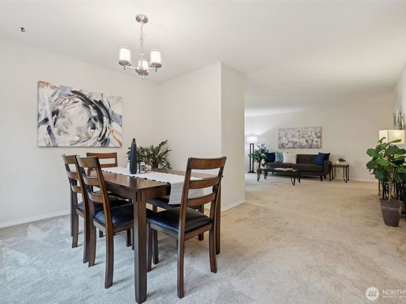 22561 SE 42nd Terrace 2211, Issaquah WA 98029