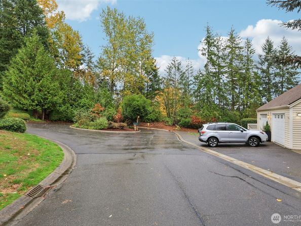 22561 SE 42nd Terrace 2211, Issaquah WA 98029