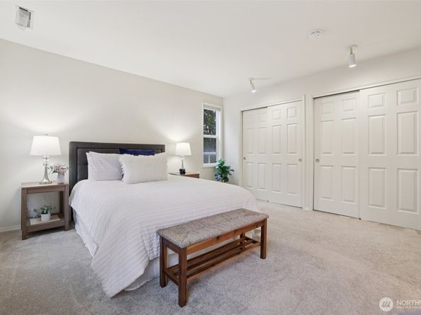 22561 SE 42nd Terrace 2211, Issaquah WA 98029