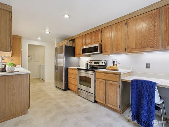 22561 SE 42nd Terrace 2211, Issaquah WA 98029