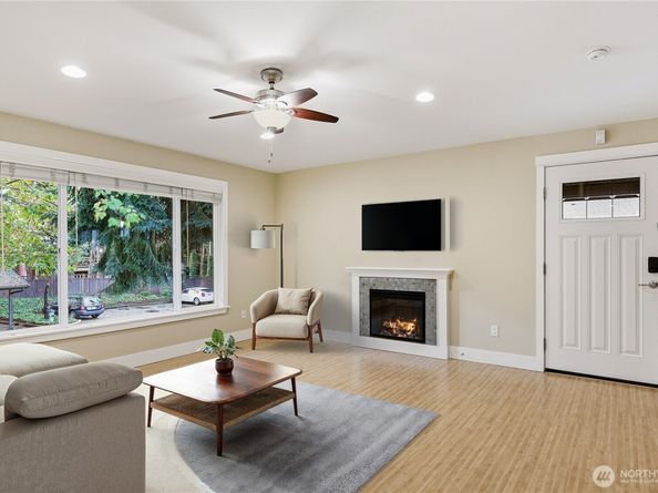 21305 48th Avenue W B212, Mountlake Terrace WA 98043