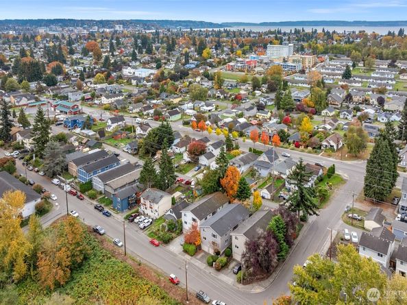 1302 Chestnut Street 2, Everett WA 98201