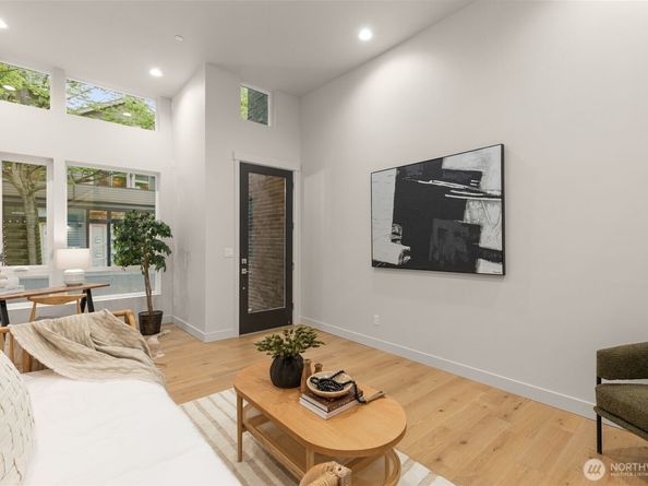 1108 C 34th Avenue, Seattle WA 98122