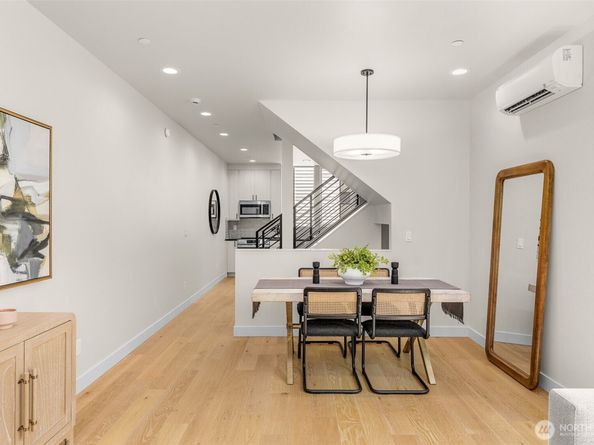 1108 C 34th Avenue, Seattle WA 98122