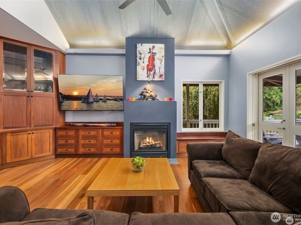 4712 SW Brace Point Drive, Seattle WA 98136