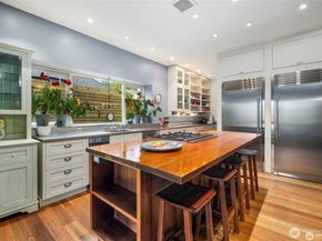 4712 SW Brace Point Drive, Seattle WA 98136
