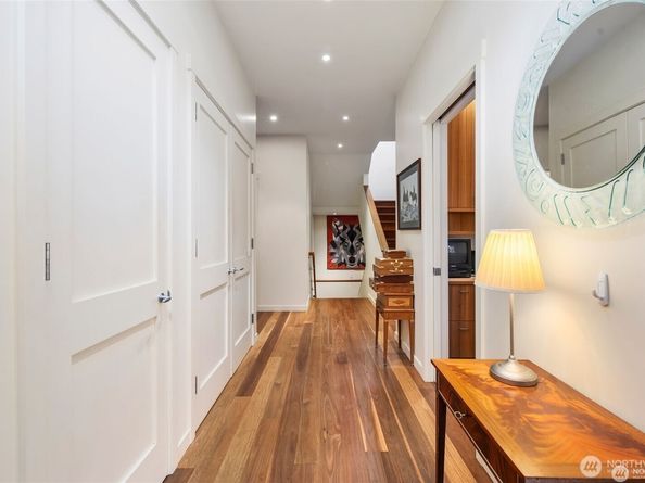 4712 SW Brace Point Drive, Seattle WA 98136