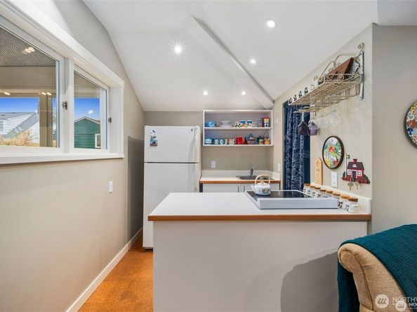4712 SW Brace Point Drive, Seattle WA 98136
