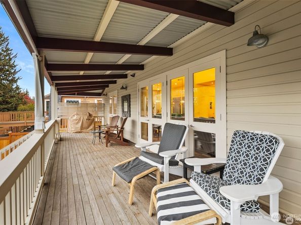 4712 SW Brace Point Drive, Seattle WA 98136