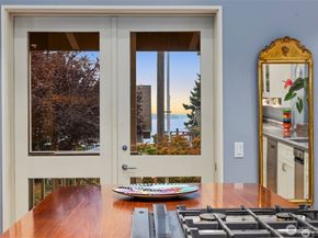 4712 SW Brace Point Drive, Seattle WA 98136