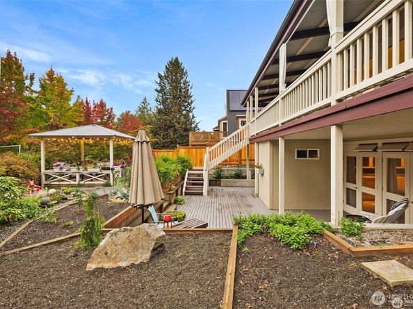 4712 SW Brace Point Drive, Seattle WA 98136