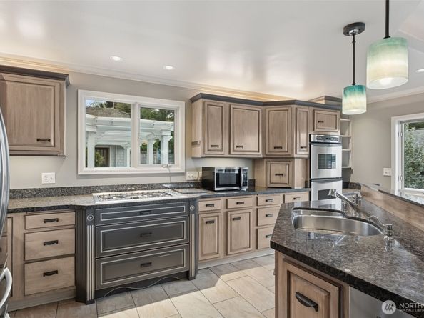 16905 35th Avenue SW, Burien WA 98166