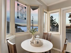 16905 35th Avenue SW, Burien WA 98166