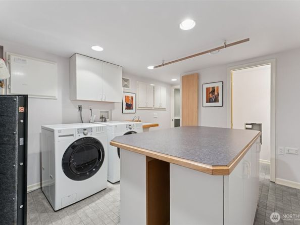 16905 35th Avenue SW, Burien WA 98166