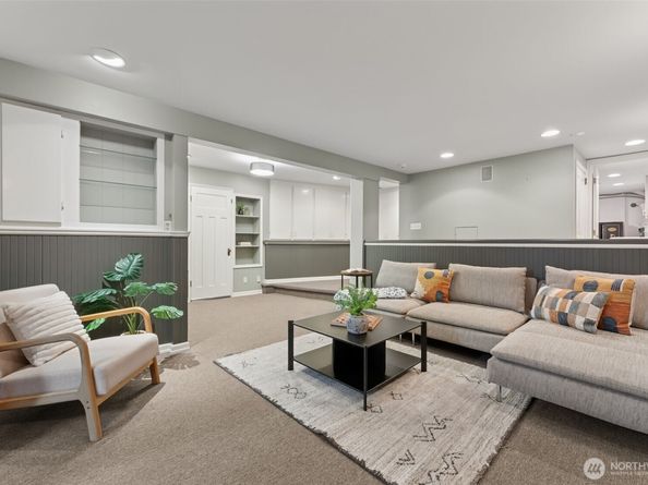 16905 35th Avenue SW, Burien WA 98166