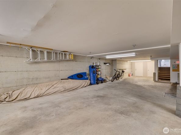 2432 Dexter Avenue N 201, Seattle WA 98109