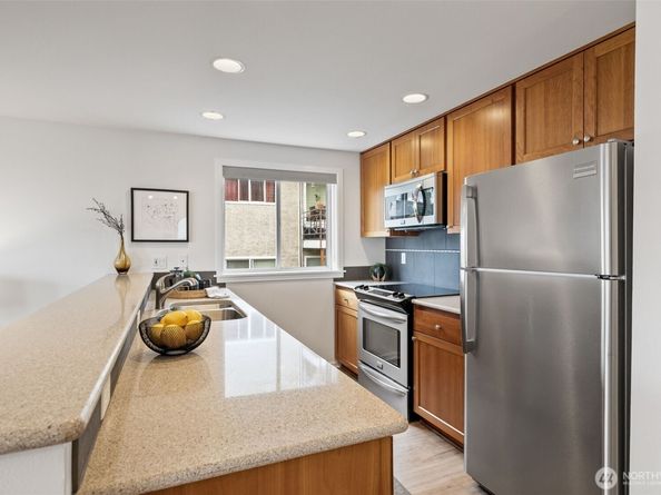 2432 Dexter Avenue N 201, Seattle WA 98109