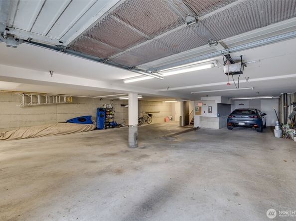 2432 Dexter Avenue N 201, Seattle WA 98109